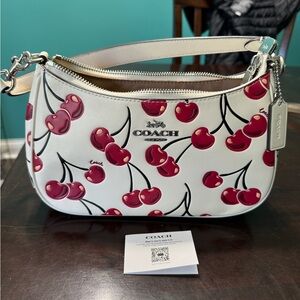 🍒Coach Teri Shoulder Bag🍒